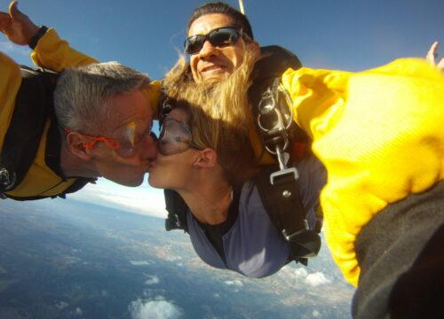 5 awesome reasons to skydive on Valentine’s Day